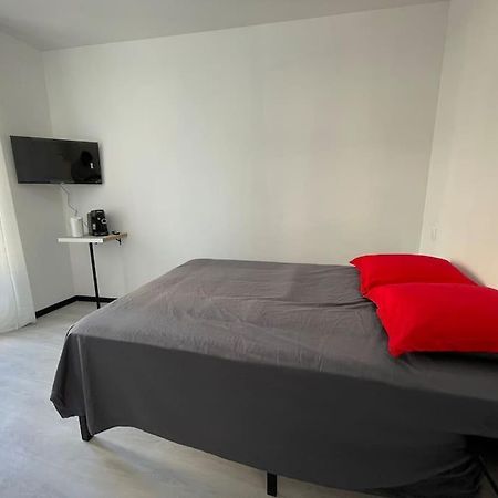 Studio A2 18M2 Cosy 5Minutes Gare Parking Gratuit Rue De La Mure Roanne Exteriér fotografie