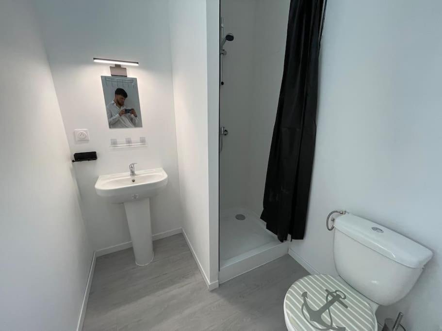 Studio A2 18M2 Cosy 5Minutes Gare Parking Gratuit Rue De La Mure Roanne Exteriér fotografie