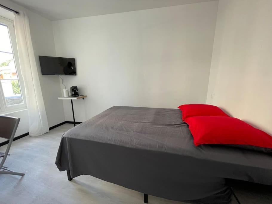 Studio A2 18M2 Cosy 5Minutes Gare Parking Gratuit Rue De La Mure Roanne Exteriér fotografie